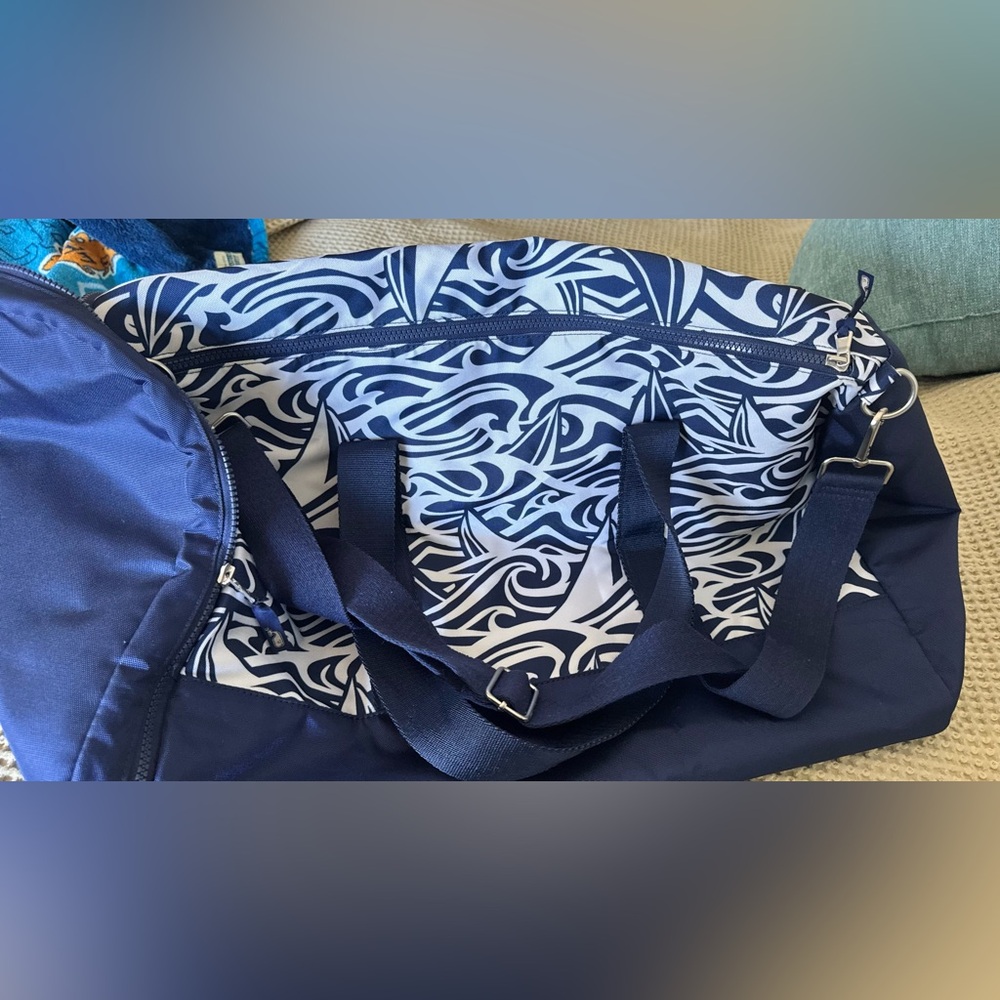 Vineyard Vines Duffle Bag Navy Blue and Pink
